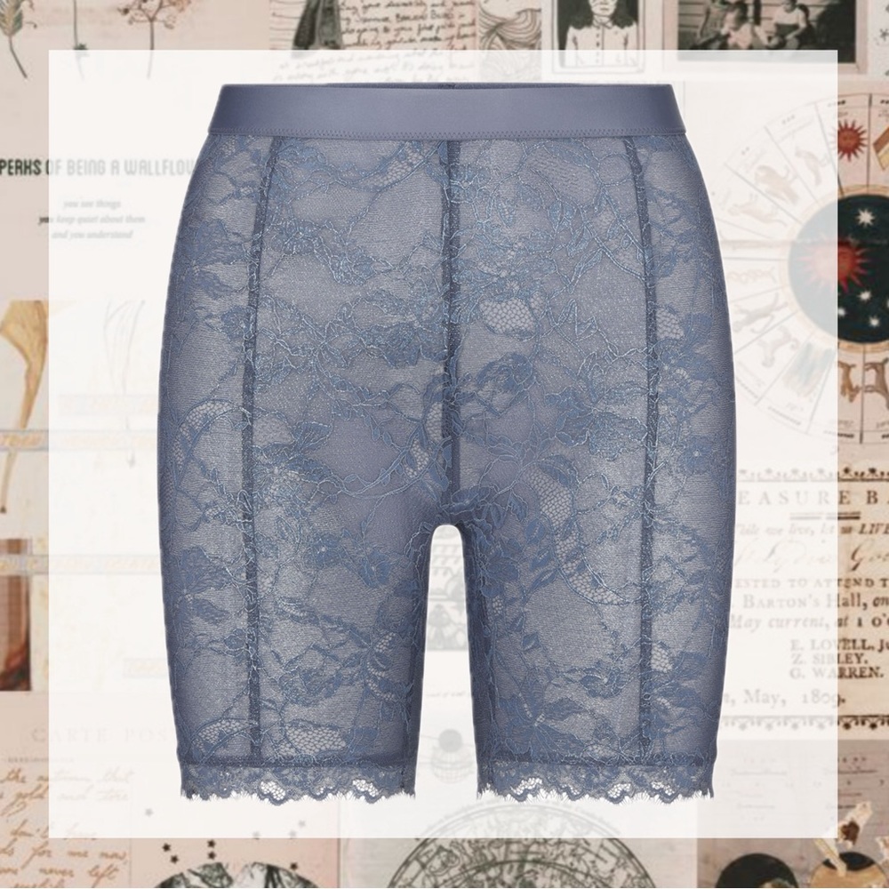 SKIMS Lace Short in Thunder size XS NWT!